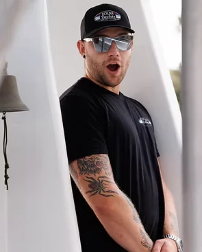 Cameron-Bartender Annabelle - Deckhand